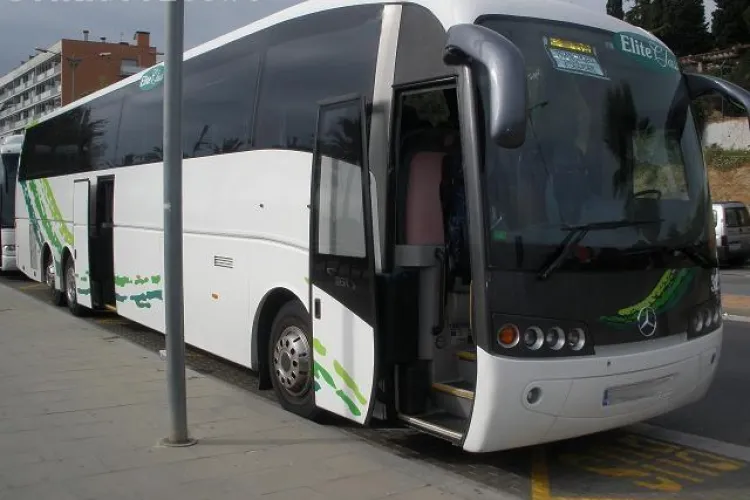 Primul autocar de 73 de locuri, neetajat a aparut si in Romania