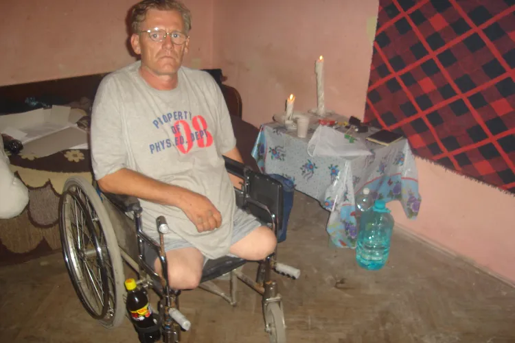 EXCLUSIV: Un clujean fara picioare a pornit in ocolul pamantului pentru a doua oara...in scaunul cu rotile