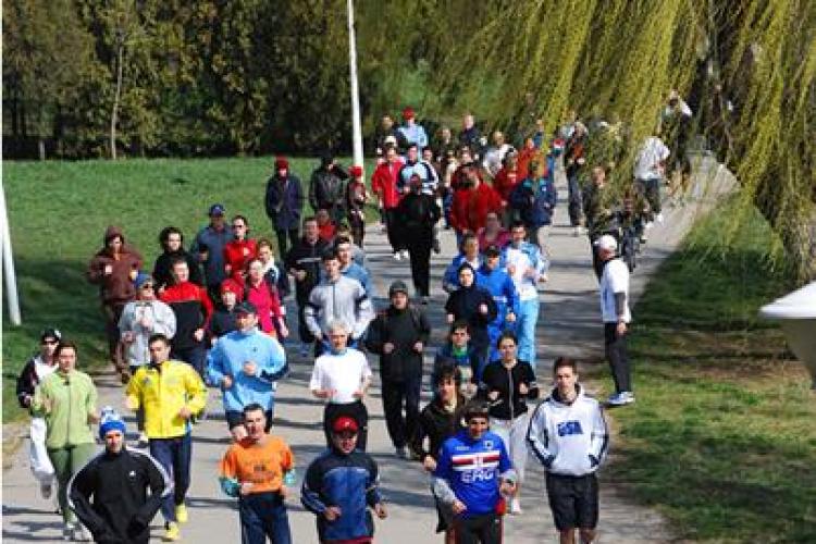 Runners Club Cluj organizeaza de la ora 10.00 prima alergare in grup, din istoria orasului, in jurul lacului de langa Iulius Mall