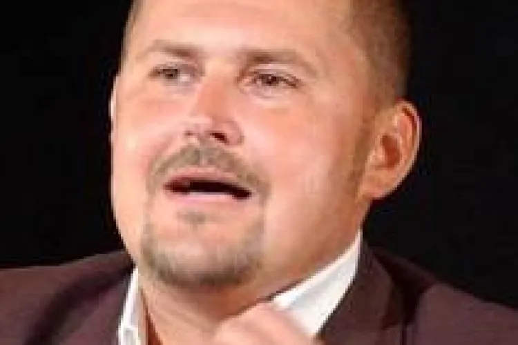 Rudele lui Toni Tecuceanu (Cronica Carcotasilor) l-au dat in judecata pe Adrian Streinu Cercel si institutul Matei Bals