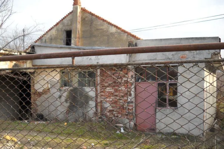 400 de oameni din Dambul Rotund se opun construirii unui Centru Social langa casele lor - VIDEO