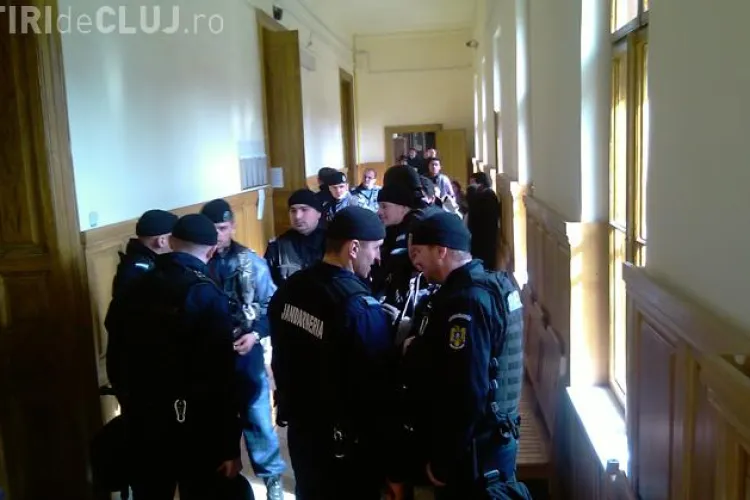 Rromii acuzati ca si-au cumparat permise din Ungaria cer sa fie eliberati