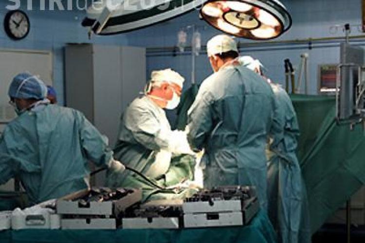 Medicii de la Institutul Inimii din Cluj mai pot opera doar patru zile, din cauza stocului redus de heparina