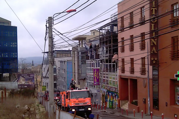 Clubul Janis Stuf, mistuit in incendiu duminica dimineata, functiona ilegal - VIDEO