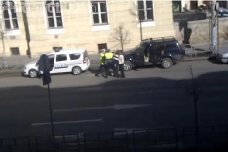 VEZI scena in care nepotii lui Onaca, patronul Oncos, s-au batut cu politistii! - VIDEO 