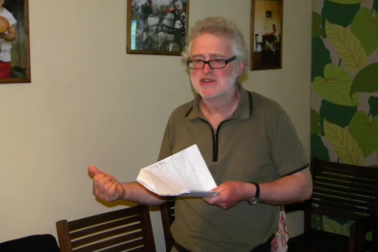 Doi englezi cultiva legume la Huedin si traiesc alaturi de tarani! VEZI povestea lor - VIDEO