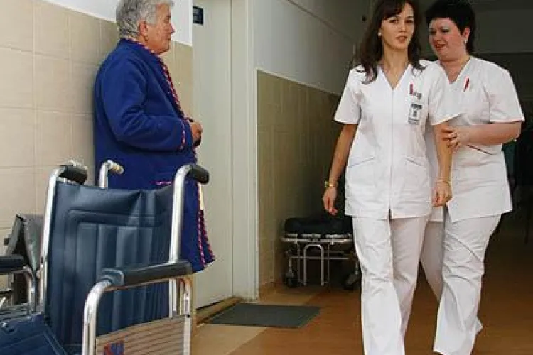 Desi sunt absolventi de studii superioare, 100 de asistenti din Cluj nu pot beneficia de ele! Ministerul nu vrea sa le mareasca salariile!