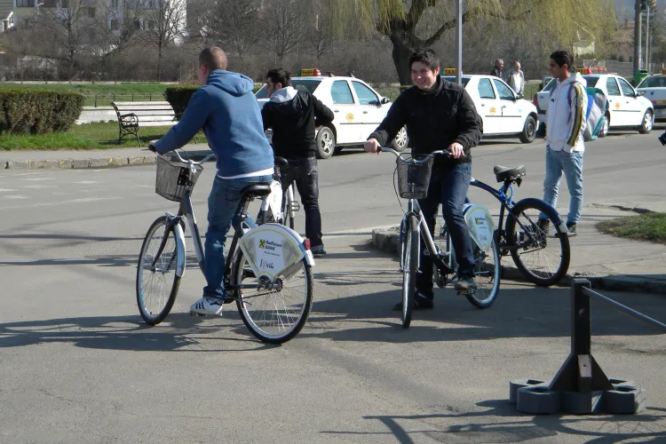 Un milion de euro pentru amenajarea a 50 de statii de inchiriere de biciclete in Cluj Napoca si a 22 de km de trasee! - VEZI detalii VIDEO