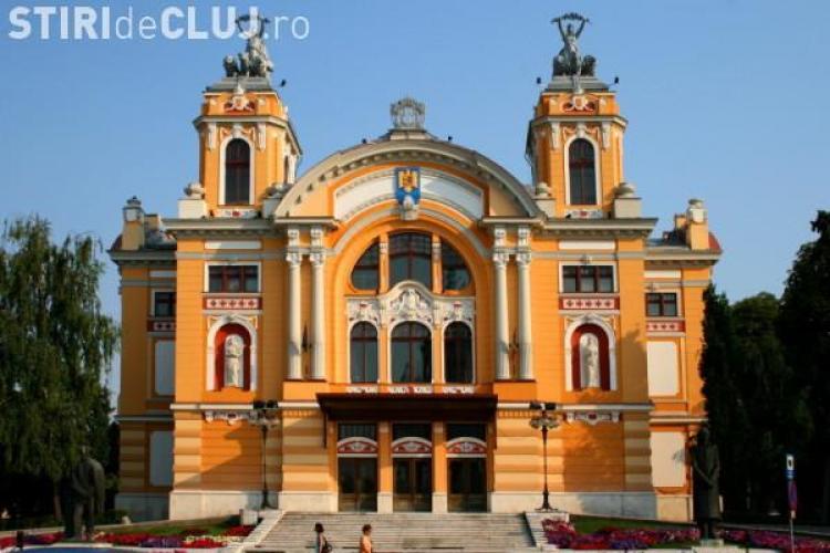 Teatrul National din Cluj va fi iluminat in albastru timp de o saptamana