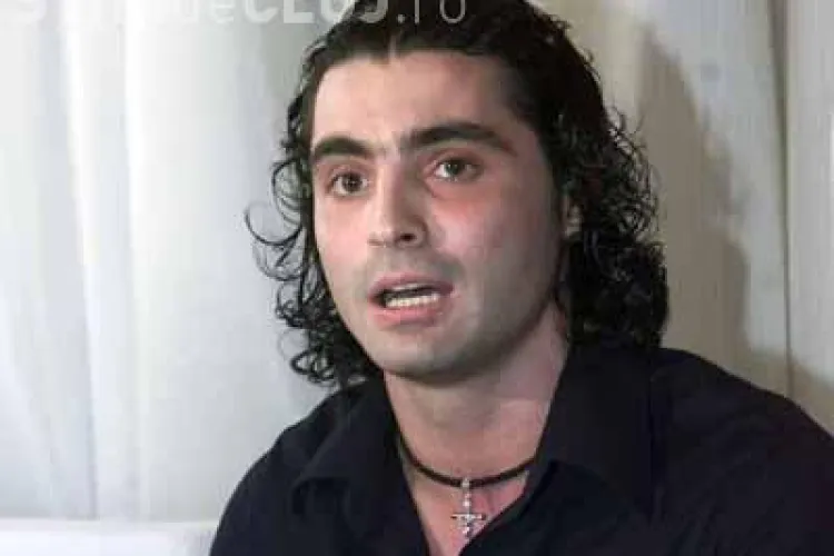 Vezi cum arata Pepe rujat si fardat ca o femeie!