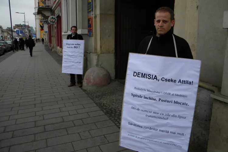 Liberalii din Cluj au protestat si sambata fata de criza financiara de la Institutul Inimii! - VIDEO si FOTO