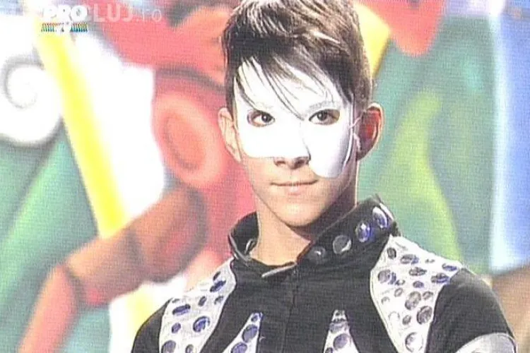 "Mysterious boy" a dansat si a pictat la "Romanii au talent" 