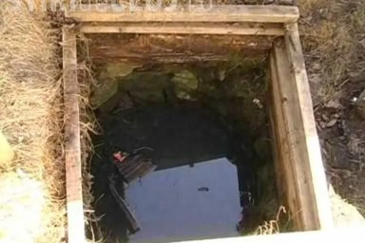 Fantana in care s-au inecat cei doi copii la Rasca, un adevarat pericol public! - VEZI VIDEO