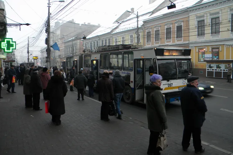 Studentii din Cluj risca sa piarda reducerile la abonamentele pe autobuze pe perioda vacantelor!
