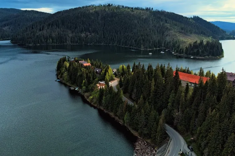 Comuna Beliș, acuzată că vrea să iasă din Parcul Natural Apuseni pentru a da ”tunuri imobiliare”