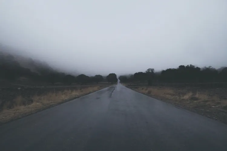 Atenție, șoferi! Cod galben de ceață în județul Cluj, fenomenul determină scăderea vizibilității