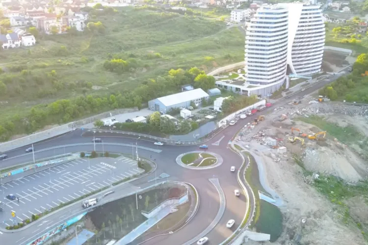 Parlamentarii vor să schimbe regulile în sensul giratoriu: Va fi eliminată ideea de intersecție