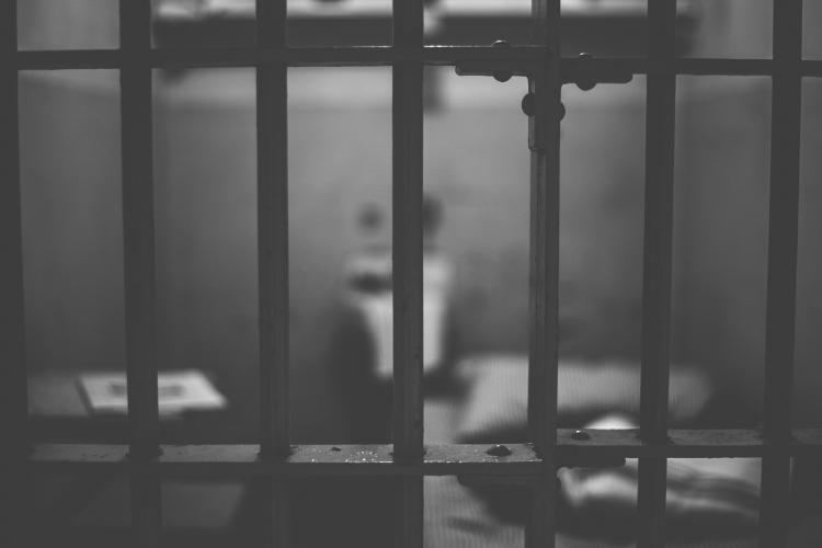 Român amendat pentru că a refuzat să plece din penitenciar, în ziua în care a fost eliberat