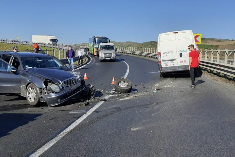 Un alt accident în Cluj! O femeie și un copil au fost transportați de urgență la spital 
