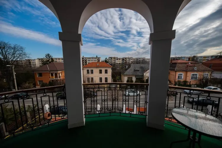 PSD cere taxe mai mari pentru românii cu vile. PNL nu crede că e bine