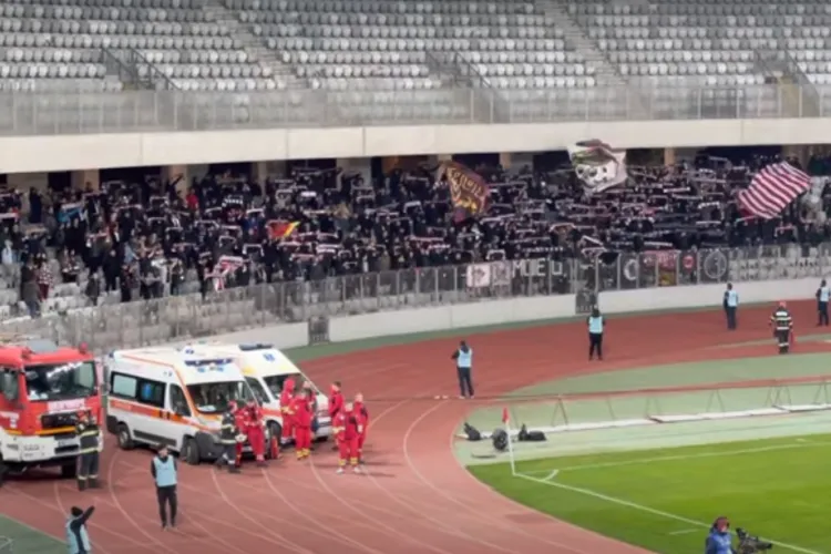 Galeria CFR Cluj a ”vărsat” injurii și scandări rasiste la meciul cu U. Arbitrul s-a făcut că nu aude