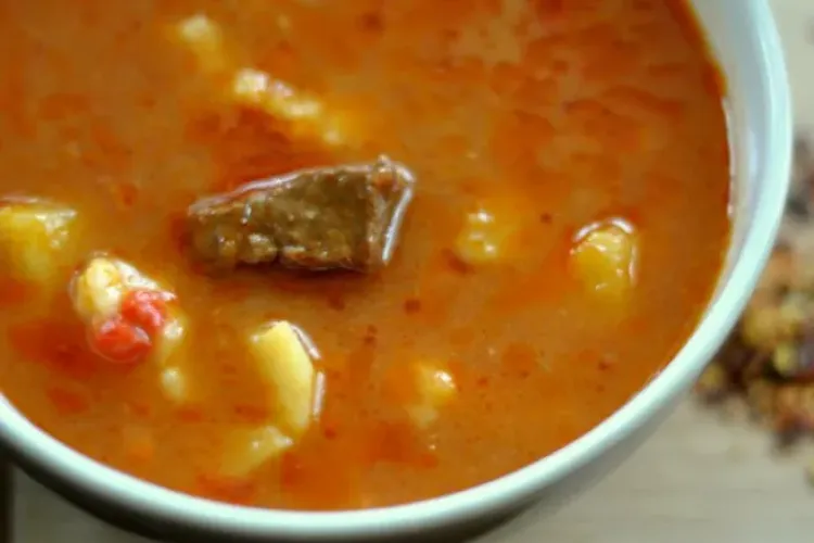 FOTO - Experiență dezgustătoare trăită de un bărbat într-un restaurant: „Era altceva, nicidecum carne de vită”