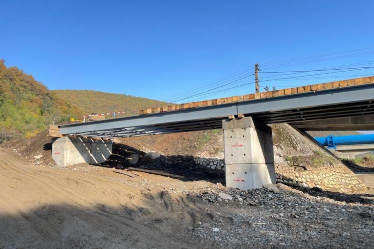 Podul provizoriu de la Someșu Rece este aproape de finalizare - FOTO