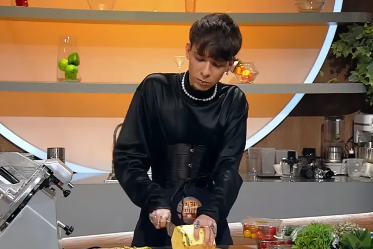 ”Bucătarul cu corset”, fiul regretatului Cristian Țopescu, a povestit despre celebrul jurnalist sportiv - VIDEO