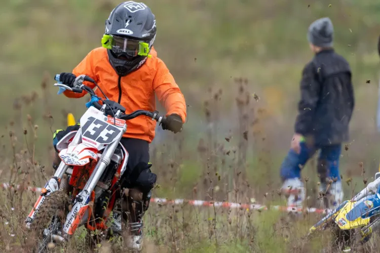 Copilul căzut într-o prăpastie în timpul unui concurs de motocros, în stare critică la Terapie Intensivă: „Starea rămâne gravă în continuare”