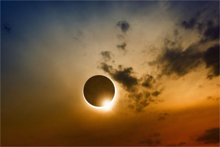 Eclipsă parțială de Soare, vizibilă mâine și de la Cluj! Ora la care va începe fenomenul astronomic