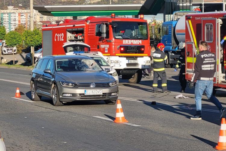 FOTO. Accident grav pe varianta Zorilor-Mănăștur! Intervin pompierii și ambulanța
