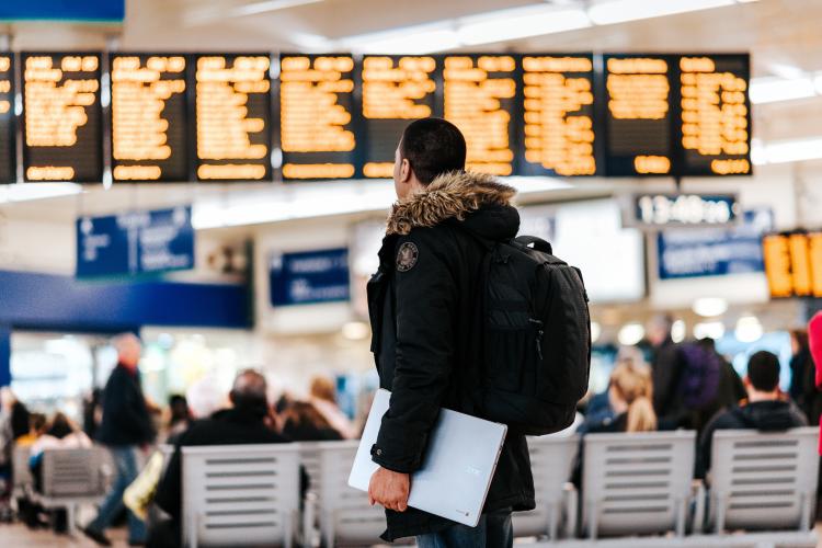 Vremea biletelor de avion de 10 de euro apune. Biletele de avion se vor scumpi cu 50% în anul 2023
