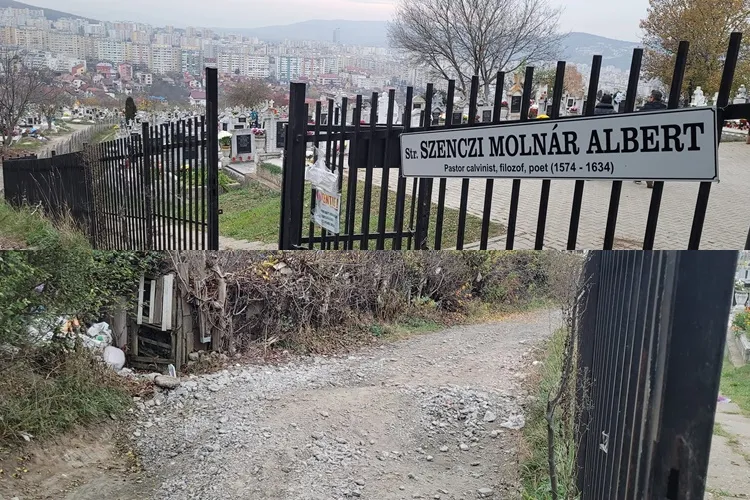 FOTO - Actorul Bob Rădulescu, trage la răspundere primăria pentru lipsa de interes față de intrarea în cimitirul central: „E jignitor și o rușine”