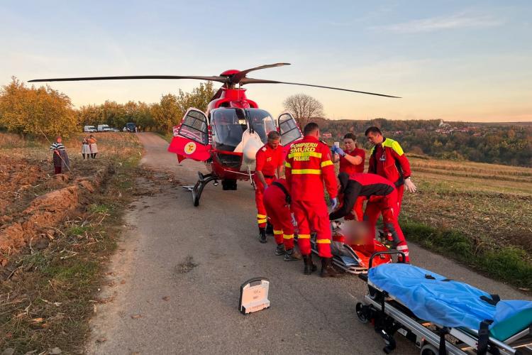 Bărbat rănit de o drujbă, salvat cu elicopterul de la Jibou - FOTO