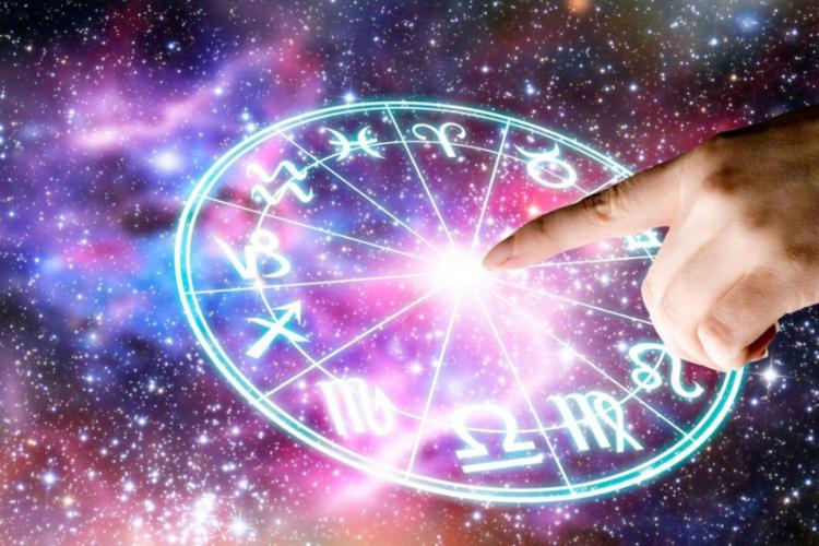 Horoscop 31 octombrie 2022. Se anunță un început de săptămână plin de suişuri şi coborâşuri pentru mulți nativi