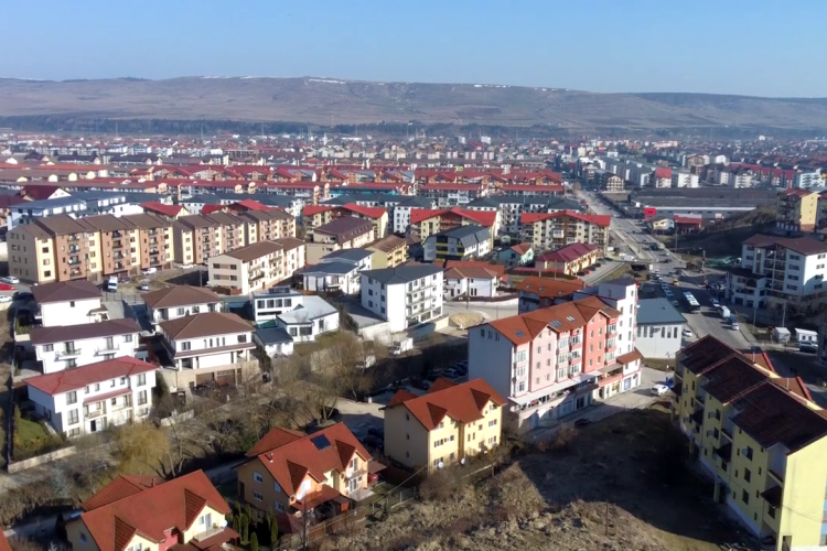 Primarul din Florești a semnat contractul de reabilitare termică a blocurilor vechi din comună