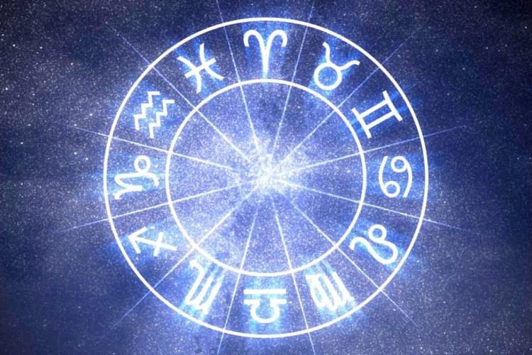 Horoscop 2 noiembrie 2022. Pot apărea unele tensiuni, însă unii nativi au parte de abundență în plan financiar