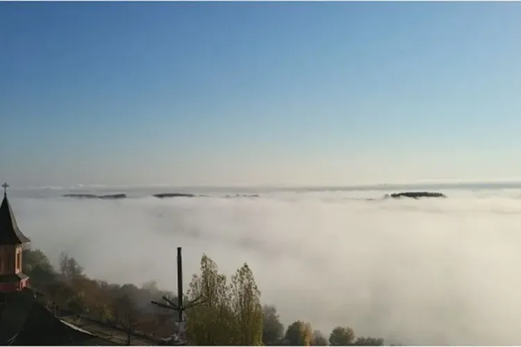 „Fierbe” Dunărea: Cum explică specialiștii formarea acestui fenomen rar şi spectaculos