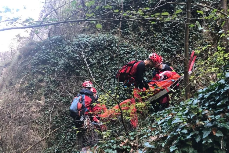 FOTO - Exercițiu de salvare „din perete”, dus până la capăt de salvamontiștii clujeni, în Cheile Turzii