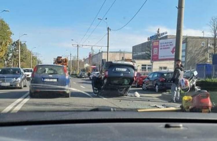 fence landlady Transient VIDEO. Accident lângă Aeroportul Cluj! O mașină s-a RĂSTURNAT, traficul tot mai aglomerat - Ştiri de Cluj fence landlady Transient VIDEO. Accident lângă Aeroportul Cluj! O mașină s-a RĂSTURNAT, traficul tot mai aglomerat - Ştiri de Cluj