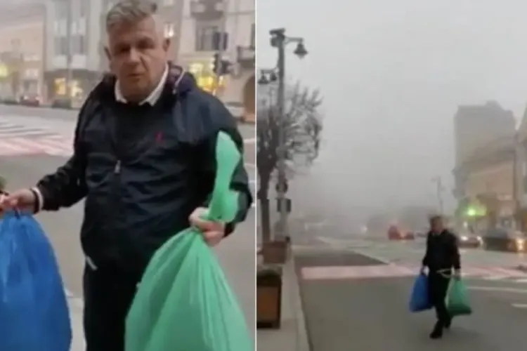 Protest inedit la Târgu Mureș! Un consilier local a adus saci cu gunoi pe treptele Primăriei: „Nu se mai poate aşa!”