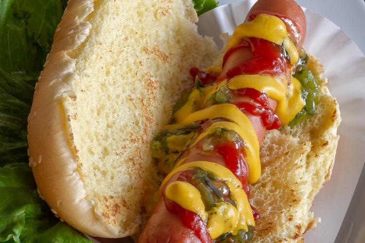 VIDEO - Cum arată cel mai scump hot dog din lume. Prețul său ajunge la peste 250 de euro