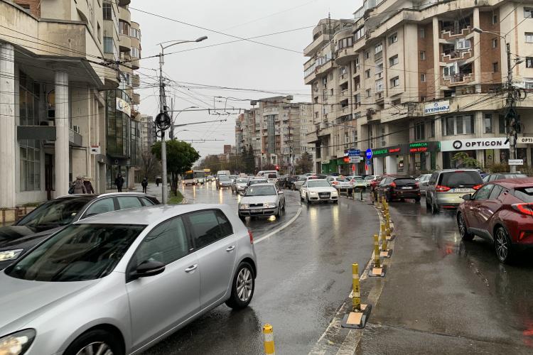 Gheorgheniul, blocat de trafic, luni dimineața. Autobuzele erau goale - VIDEO FOTO