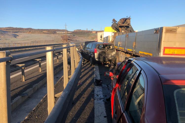 Carambol pe Autostrada Transilvania. 11 autovehicule s-au facut praf - VIDEO