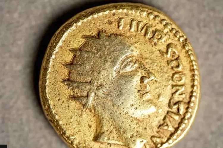 Istoria Daciei ar putea fi schimbată de o monedă de aur găsită în Transilvania. Dovedeşte existența unui nou împărat roman misterios