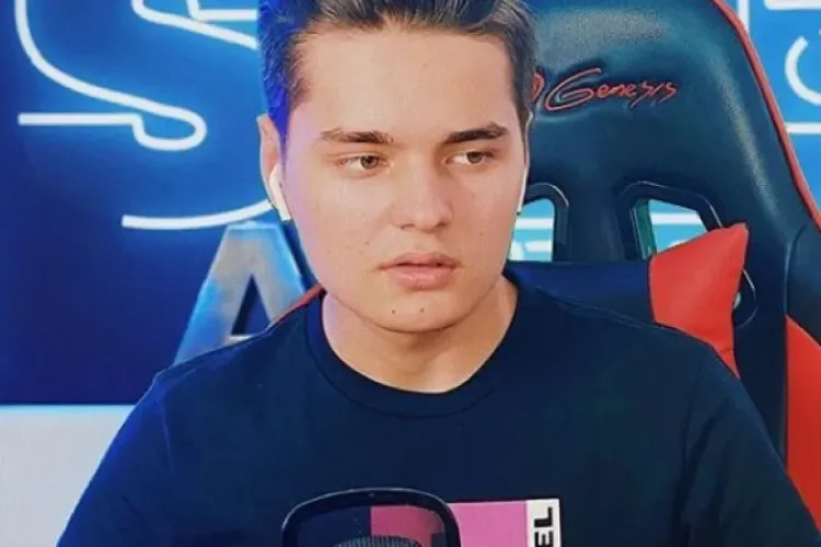 Selly i-a întrebat pe adolescenți ”Cât înseamnă 15% din 1000?”. Răspunsurile primite sunt grave, dacă sunt reale - VIDEO