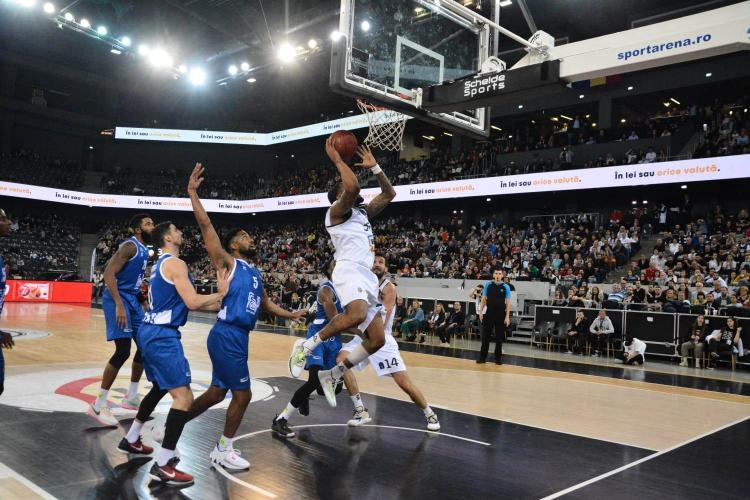 FOTO. U-BT Cluj, victorie importantă în EuroCup! Alb-negrii i-au învins pe italienii de la Germani Brescia