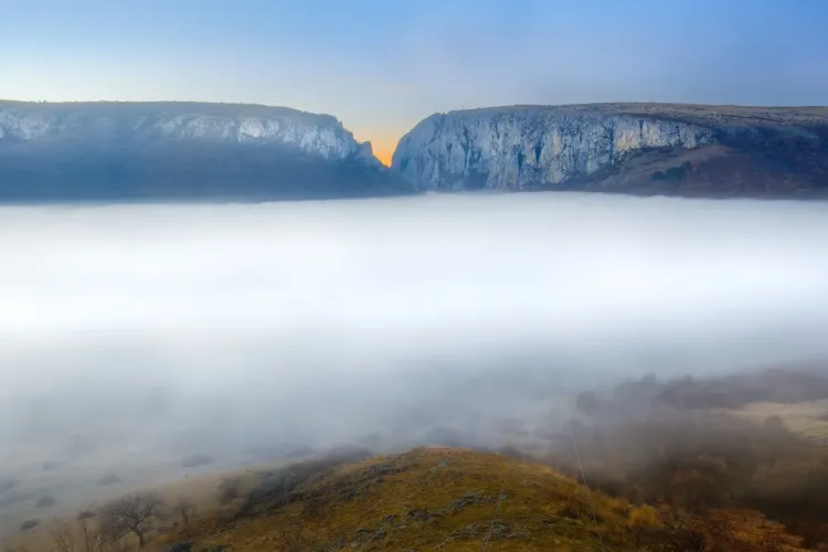 Iluzie optică creată de ceață la Cheile Turzii! Care este explicația - FOTO