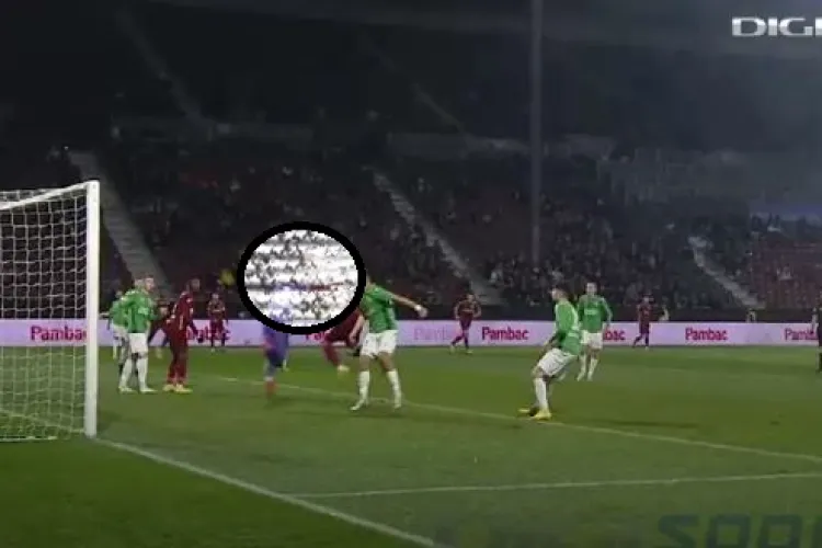 Accident grav la meciul CSC Dumbrăvița - CFR Cluj! Portarul a fost dus la spital - Galerie FOTO