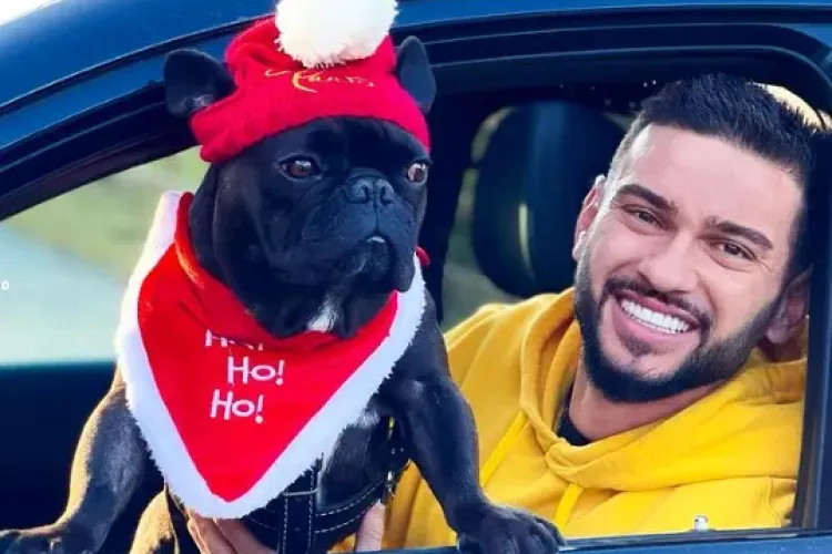 Cântărețul Dorian Popa a refuzat să mai intre într-un restaurant din Cluj, după ce angajații localului i-au interzis să intre cu cățelul